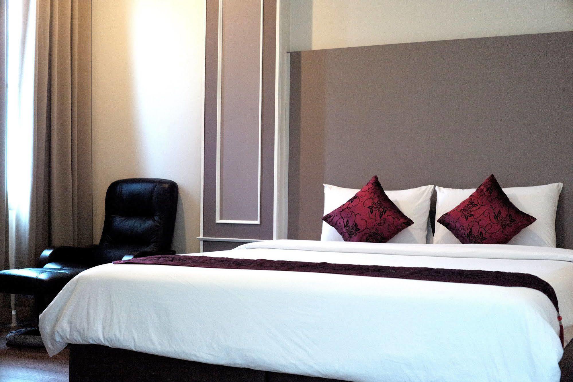 J. Park Hotel Chonburi Zewnętrze zdjęcie