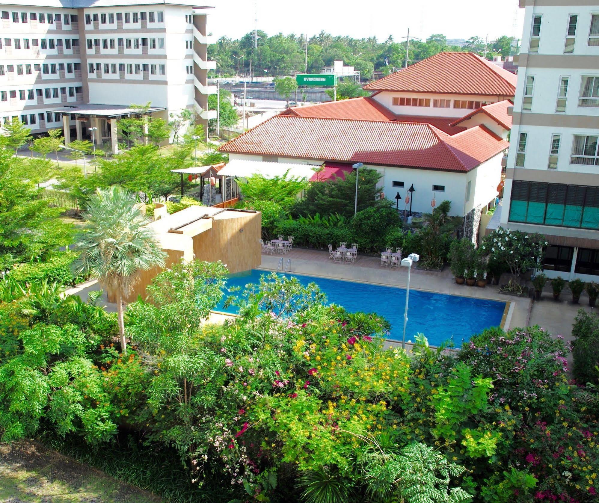 J. Park Hotel Chonburi Zewnętrze zdjęcie
