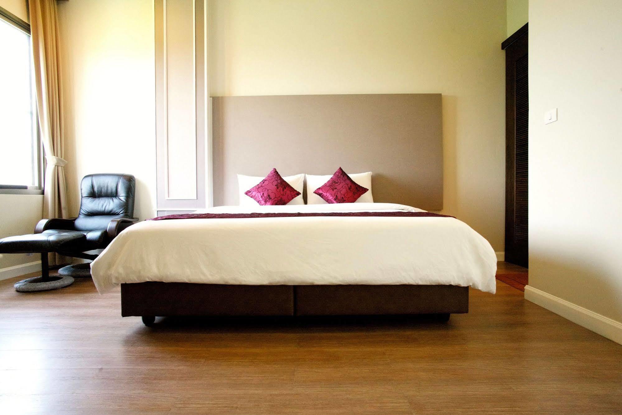 J. Park Hotel Chonburi Zewnętrze zdjęcie