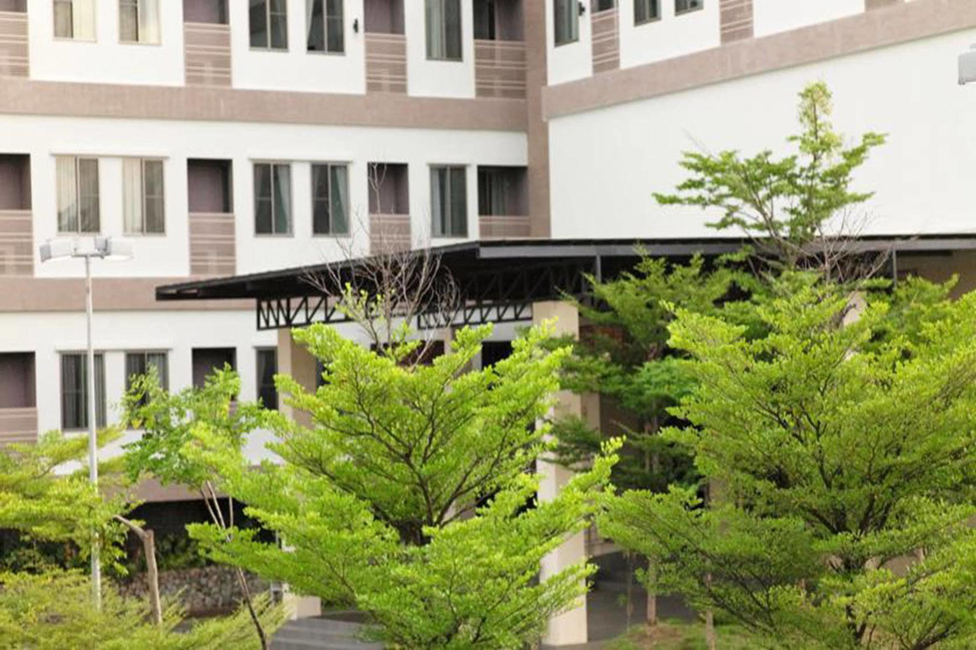 J. Park Hotel Chonburi Zewnętrze zdjęcie